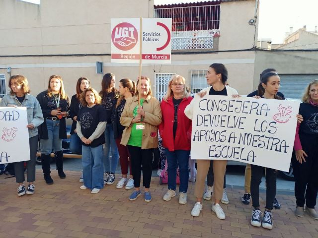 2° día de huelga del profesorado del CEIP Pedro Cano´ de El Palmar ante la falta de personal