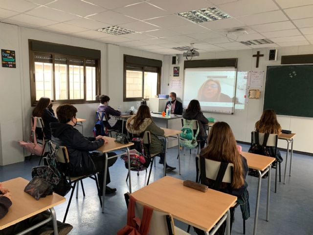 Los alumnos de San Vicente de Paúl de El Palmar se adentran en Onda Regional de Murcia de manera telemática