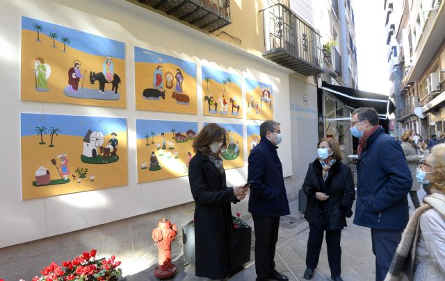 Carmen Artigas pinta el Belén del Gaya con ocho obras en acrílico para viajar a los recuerdos de infancia