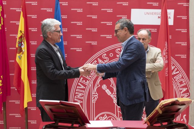 Juan José Vera toma posesión de su cargo como Defensor Universitario de la UMU para una segunda legislatura