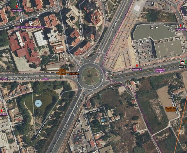 Servicios de emergencias atienden a un motorista herido en Murcia