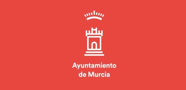 La Glorieta, el Moneo, Palacio Almudí, Murcia Río y Alfonso X se iluminan de rojo por el Día Internacional de la Enfermedad de Kawasaki