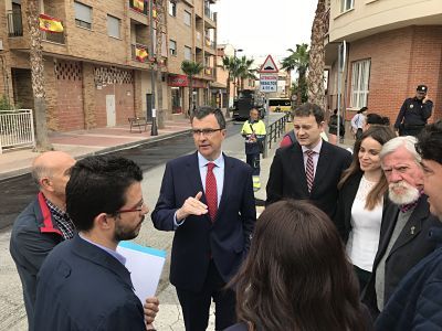 El Ayuntamiento renueva la Calle Mayor de San José de la Vega