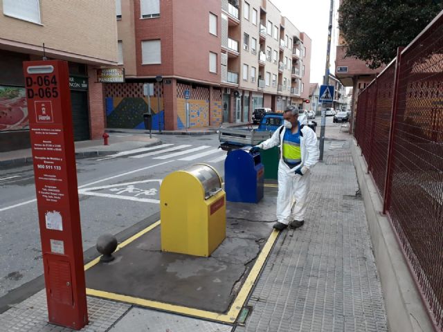 El Ayuntamiento incrementa las medidas de desinfección de los contenedores de recogida de residuos