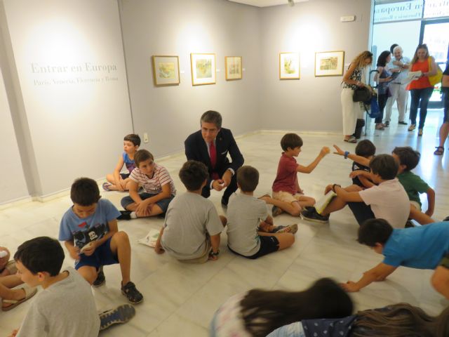Una treintena de niños participan en el taller 'Un viaje con Ramón Gaya sobre la arquitectura y el color'