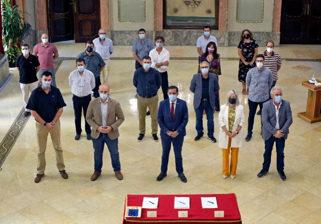 Firmado el convenio colectivo que beneficiará a los más de 3.000 empleados públicos del Ayuntamiento de Murcia