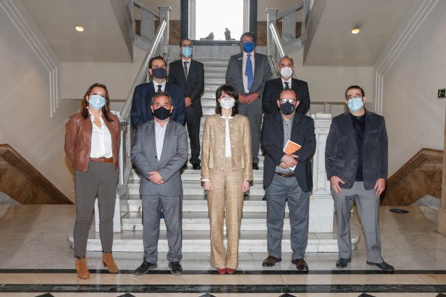 Presentan en el Senado el libro sobre la pandemia publicado por la Cátedra de RSC de la UCAM