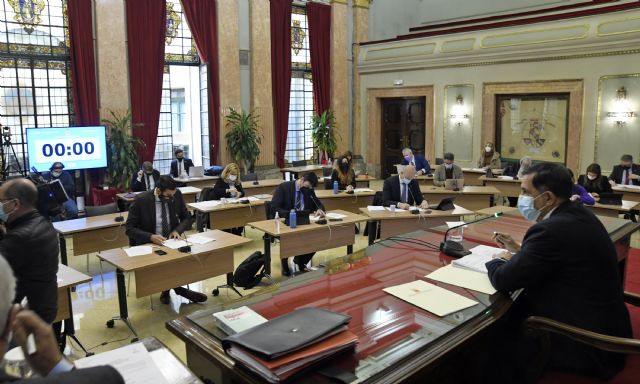 El Pleno municipal aprueba iniciar la concesión de distintos títulos honoríficos