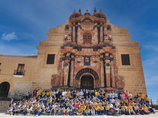 250 estudiantes de UCAM FP peregrinan a Caravaca