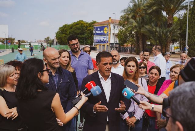 Serrano destaca que el 28-M Murcia se juega avanzar hacia un municipio más moderno o volver a las épocas oscuras del PP