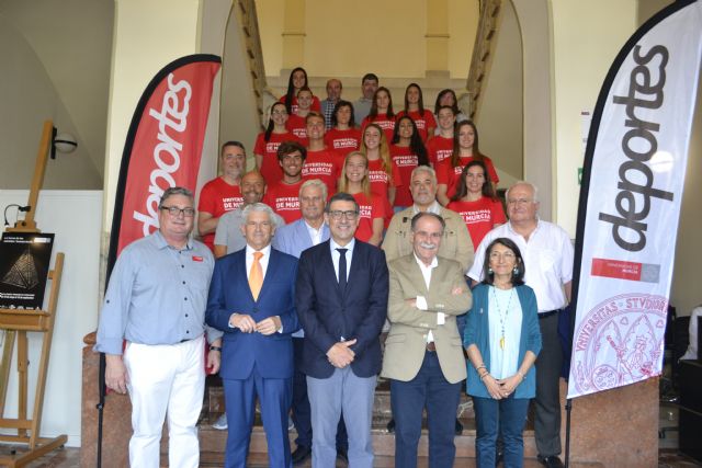 Recepción oficial a los deportistas que representarán a la Universidad de Murcia en la Universiada y los campeonatos de Europa de este verano