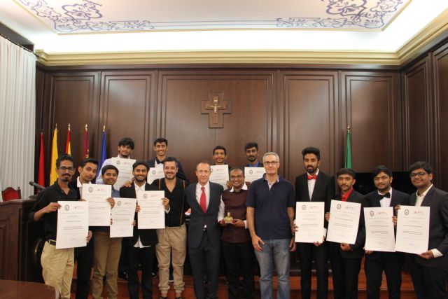 Estudiantes de India se diploman en el Curso de Impresión y Diseño en 3D, de la UCAM