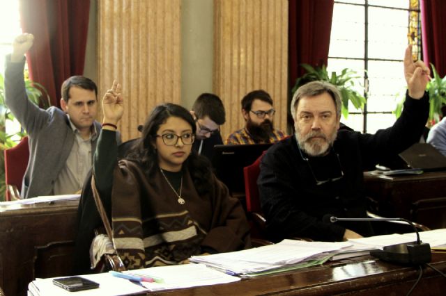 El Pleno aprueba una moción de Cambiemos Murcia para el pago de la deuda a las trabajadoras de Ayuda a Domicilio