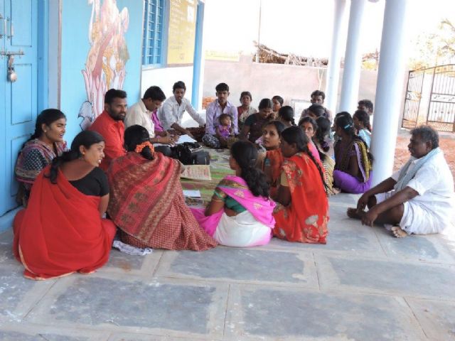 Un proyecto de Cooperación y de la Fundación Vicente Ferrer permite sustituir 67 chozas deterioradas en aldeas pobres de la India por viviendas con saneamiento