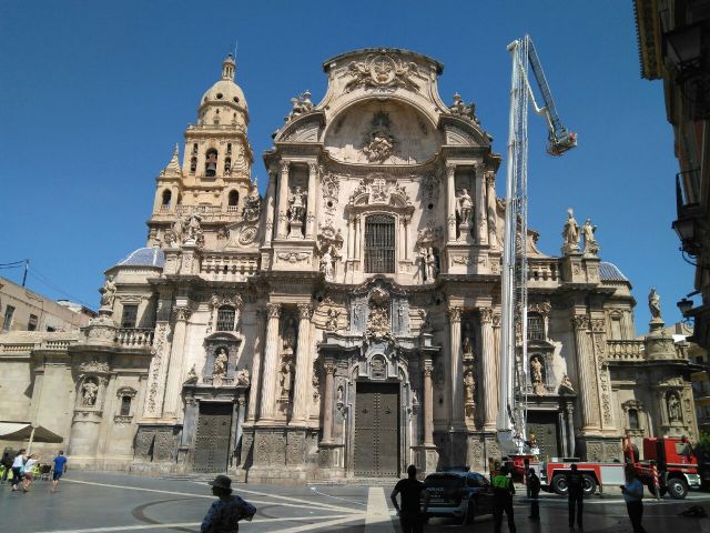 Huermur solicita a la consejería de cultura una inspección de todas las fachadas de la Catedral de Murcia