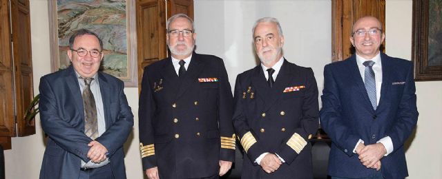 Los directores del Archivo y Museo Naval de Cartagena, visitan el Rectorado de la UMU