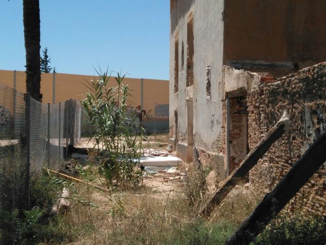 Huermur denuncia los destrozos vandálicos en la histórica casa Torre Falcón en Espinardo