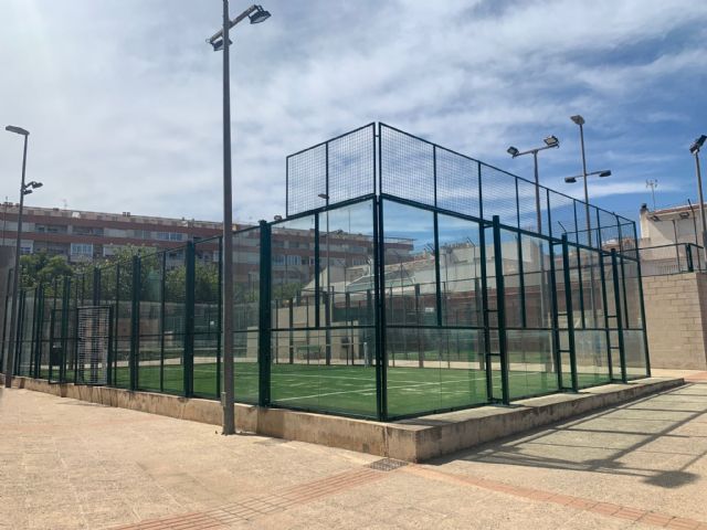 La Concejalía de Deportes y la Federación de Pádel de Murcia formalizan un convenio para el uso de las instalaciones y promoción de su práctica en el municipio