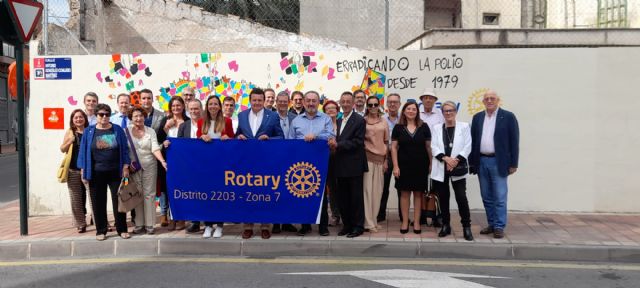 Murcia estrena un mural para dar visibilidad a la lucha contra la polio