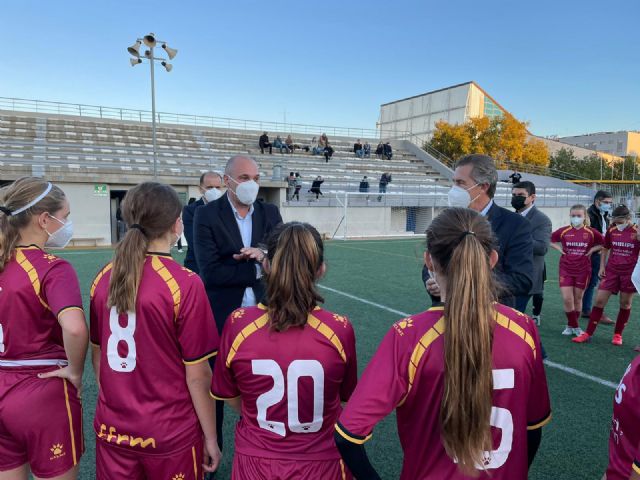 Un convenio con la Federación de Fútbol Regional fomenta las bases, el deporte femenino y proyectos de responsabilidad social e inclusión