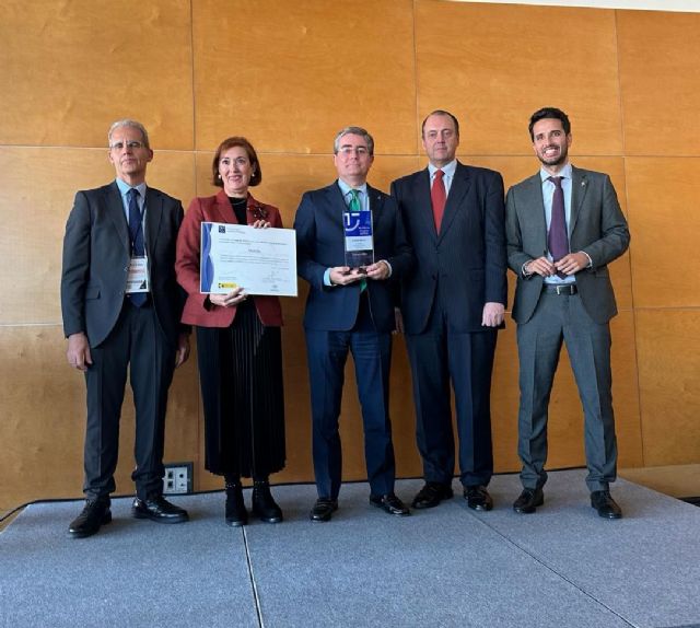 Murcia recibe el premio nacional 'Mejor destino SICTED' en FITUR 2024