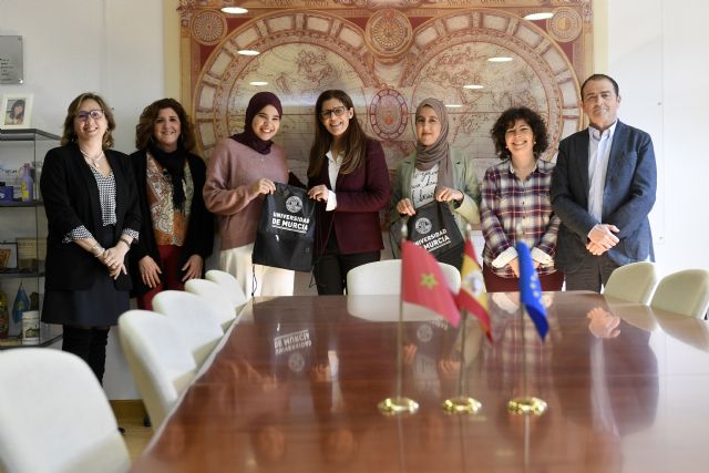 La UMU recibe a las estudiantes marroquíes del programa ´Generaciones Jóvenes como Agentes de Cambio´