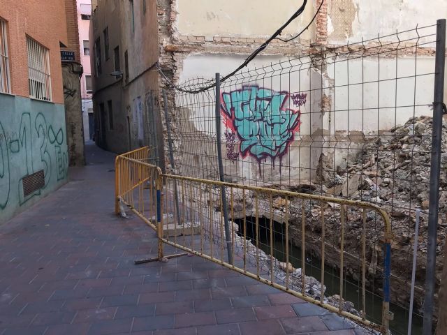 Ahora Murcia denuncia el estado de insalubridad de una acequia desde hace semanas en pleno barrio del Carmen