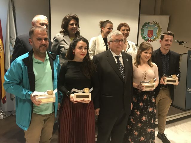 El Colegio Oficial de Enfermería premia a estudiantes y profesores de la UCAM