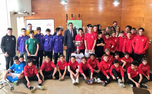 El campo de fútbol de La Alberca escenario este sábado de la celebración del I Torneo de Fútbol contra el bullying y el acoso escolar