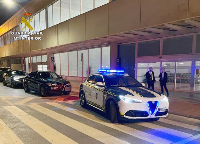 La Guardia Civil escolta a las delegaciones participantes, en sus itinerarios de ida y vuelta desde el Aeropuerto Internacional de la Región de Murcia y el Aeropuerto Internacional de Alicante