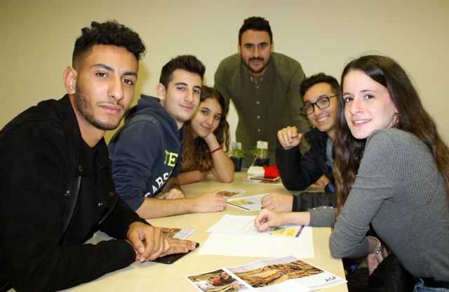 Estudiantes de Química de la UMU aprenden a diseñar una letrina en el marco del proyecto ODSesiones
