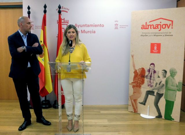 Vivienda pone en marcha el proyecto 'Almajov' para el alquiler de 21 viviendas destinadas a mayores y jóvenes del municipio