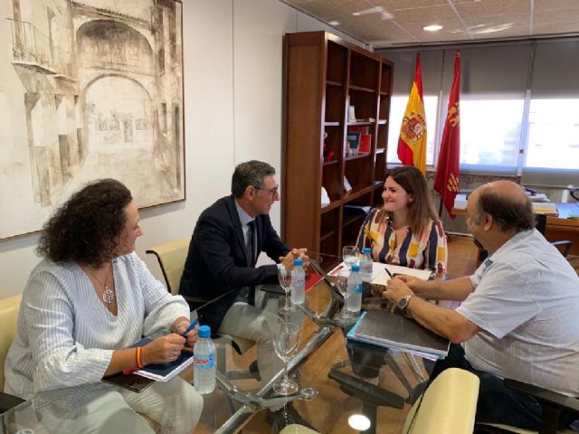 El rector de la Universidad de Murcia y la consejera de Educación se reúnen para tratar vías de colaboración