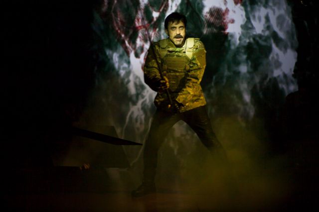 Kamikaze regresa al Teatro Romea y retrata el lado más oscuro del poder con su versión libre de ´Ricardo III´