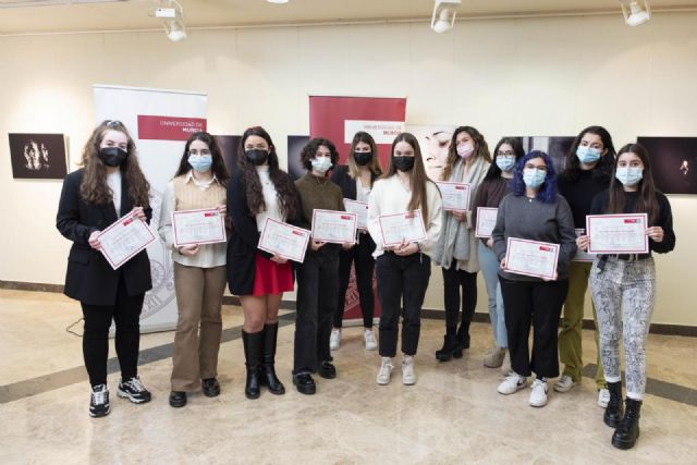 Veinticinco alumnas de la Universidad de Murcia reciben las becas Piedad de la Cierva