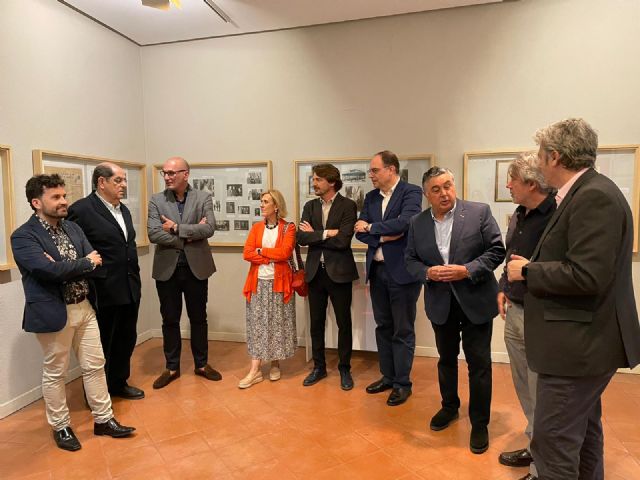 El Museo Ramón Gaya dedica una exposición al legado del escritor y periodista murciano José Ballester