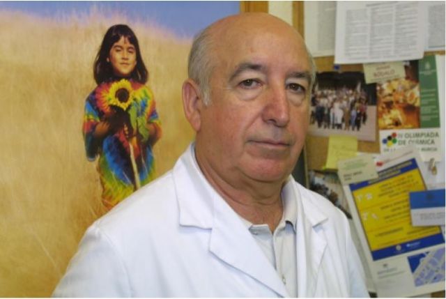 El profesor emÃ©rito de la UMU Antonio BÃ³dalo, Medalla de Oro de la AsociaciÃ³n Nacional de QuÃ­micos e Ingenieros QuÃ­micos